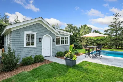 6 Assups Neck Lane Quogue NY 11959