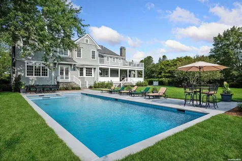 6 Assups Neck Lane Quogue NY 11959