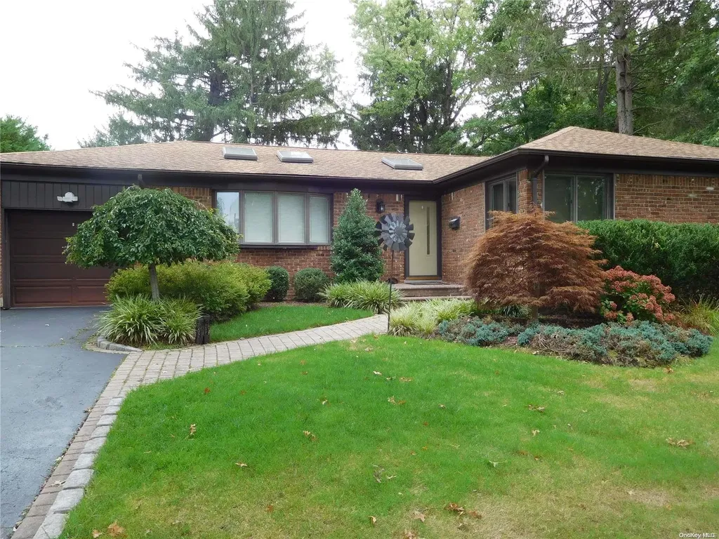 35 Marian Lane Jericho NY 11753