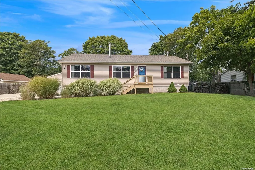 11 Juniper Road Mastic Beach NY 11951
