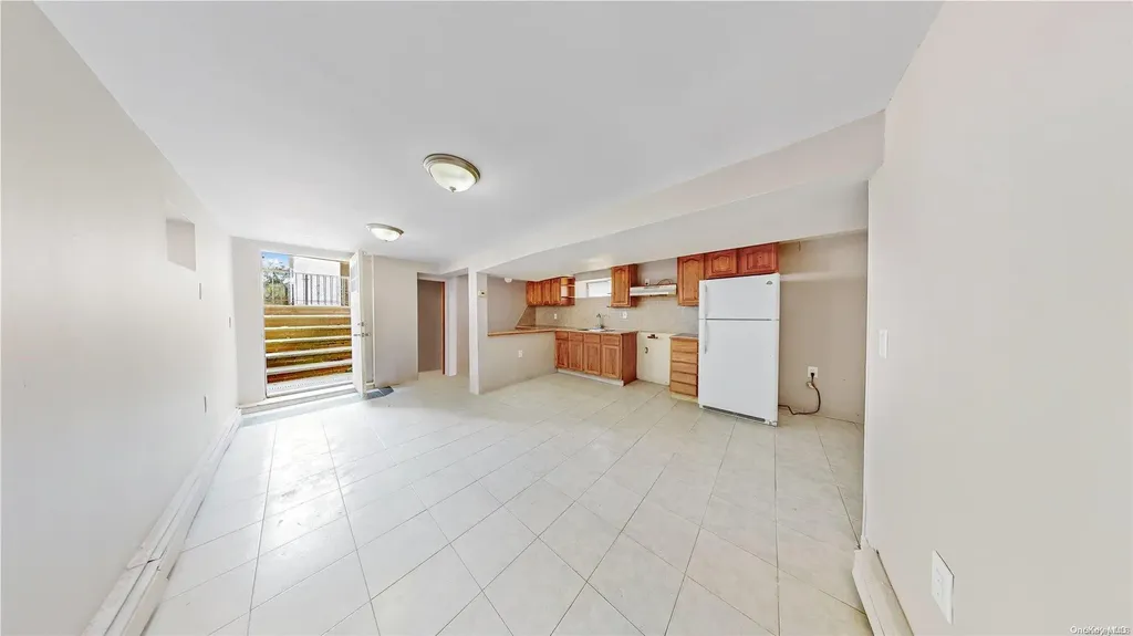 73-06 68th Road Middle Village NY 11379