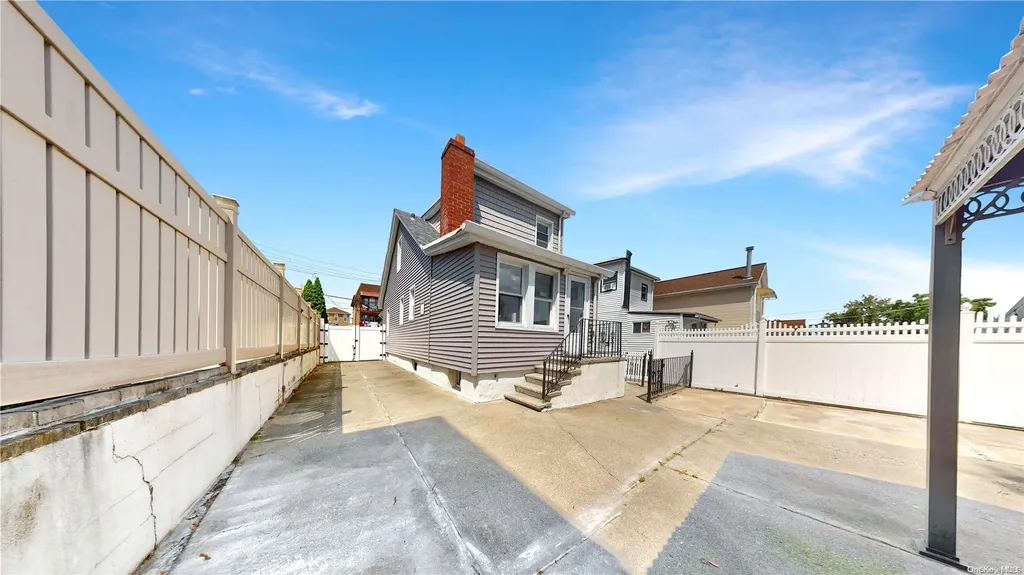 73-06 68th Road Middle Village NY 11379