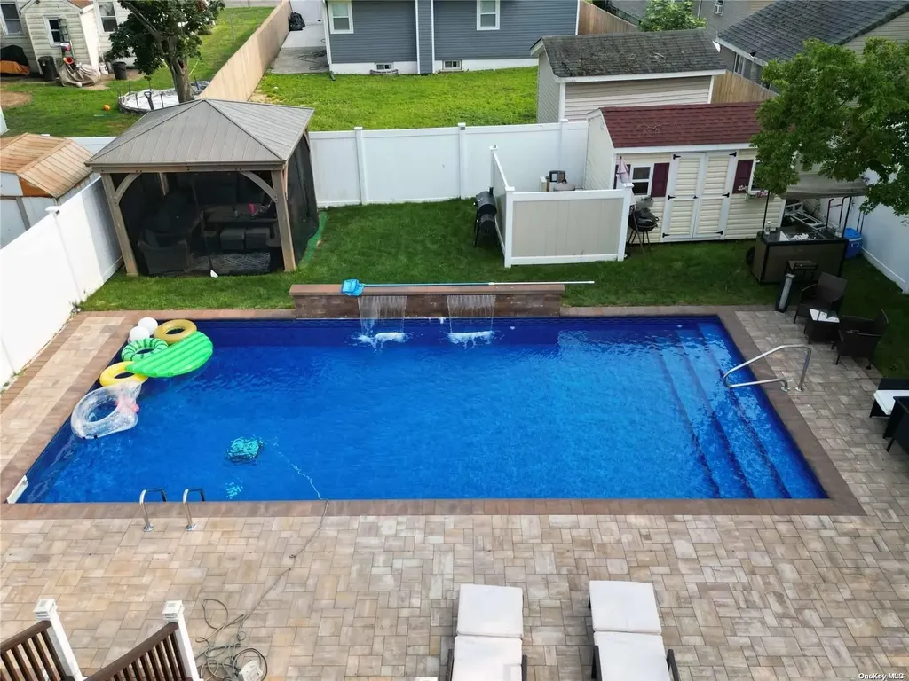 88 E Roosevelt Avenue Roosevelt NY 11575
