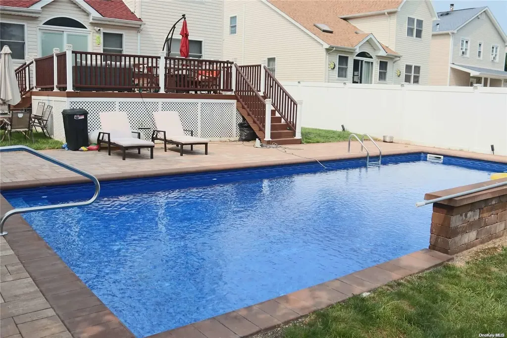 88 E Roosevelt Avenue Roosevelt NY 11575