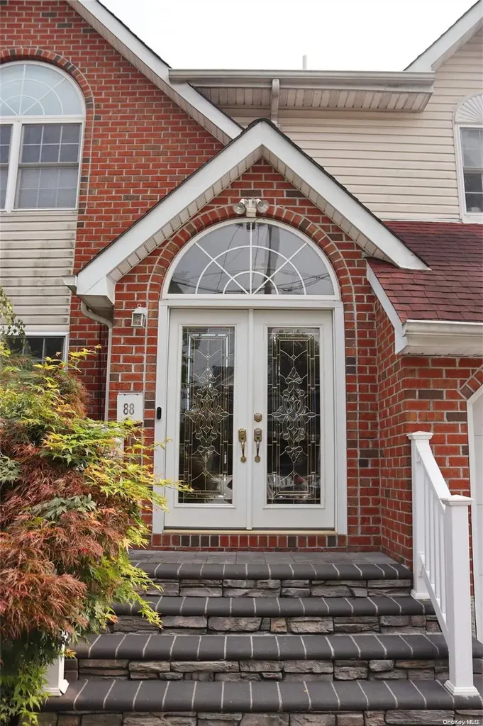 88 E Roosevelt Avenue Roosevelt NY 11575