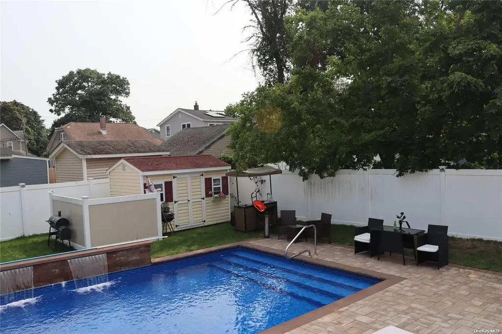 88 E Roosevelt Avenue Roosevelt NY 11575