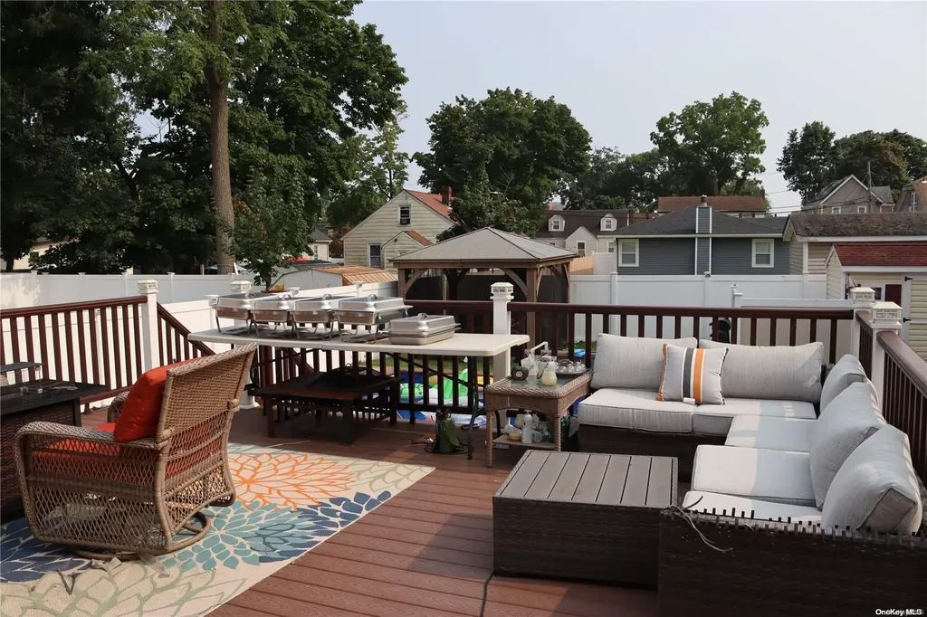 88 E Roosevelt Avenue Roosevelt NY 11575