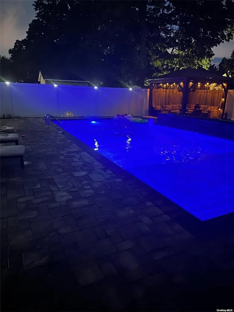 88 E Roosevelt Avenue Roosevelt NY 11575