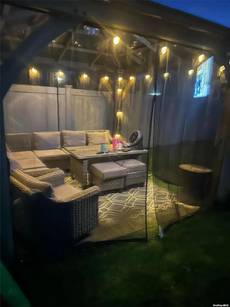88 E Roosevelt Avenue Roosevelt NY 11575