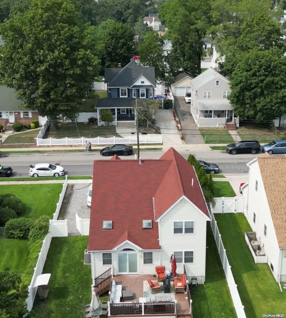 88 E Roosevelt Avenue Roosevelt NY 11575