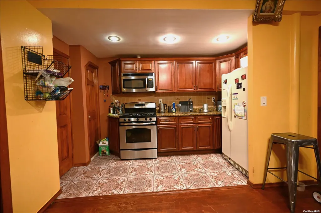 177 Leonard Street Brooklyn NY 11206