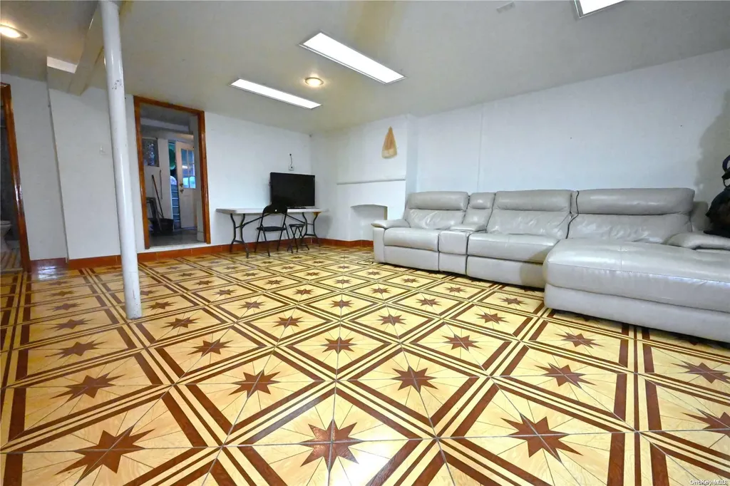 177 Leonard Street Brooklyn NY 11206