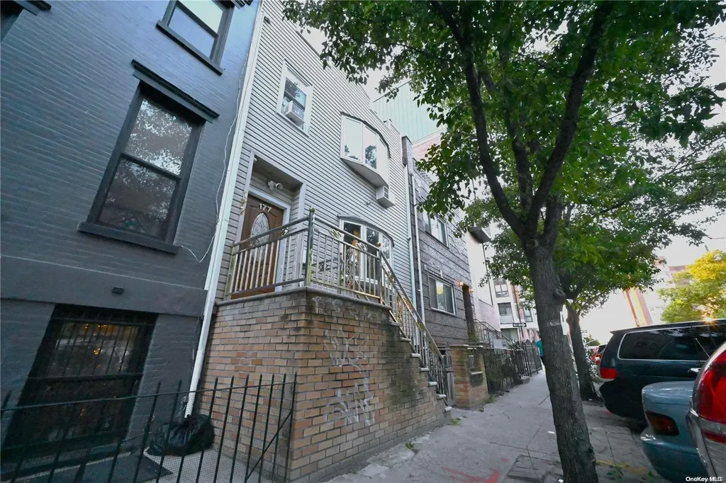 177 Leonard Street Brooklyn NY 11206
