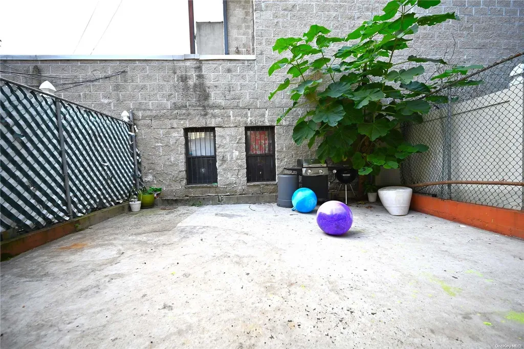 177 Leonard Street Brooklyn NY 11206