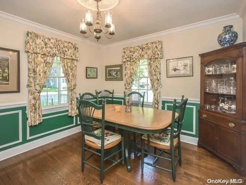 2 Mill Road Glen Head NY 11545