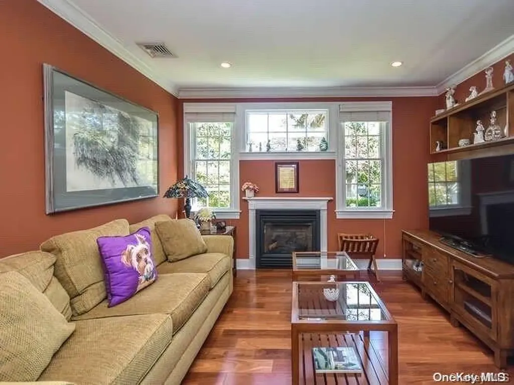 2 Mill Road Glen Head NY 11545