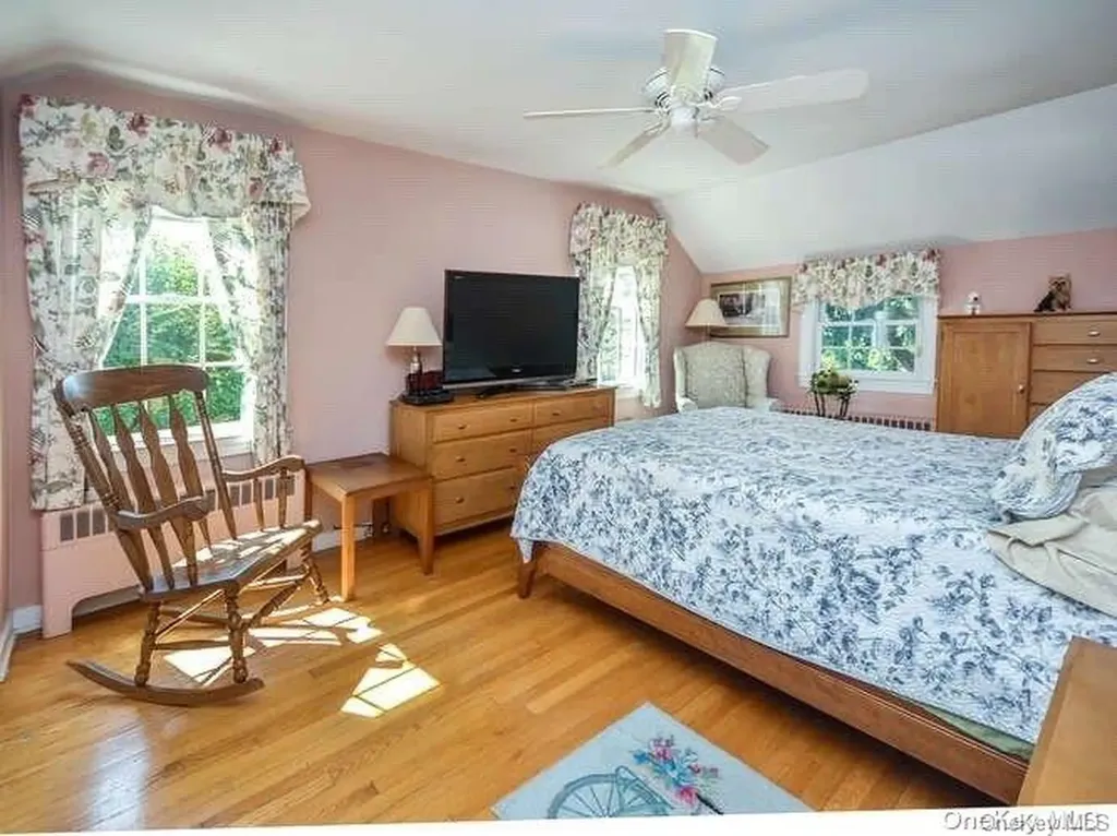 2 Mill Road Glen Head NY 11545