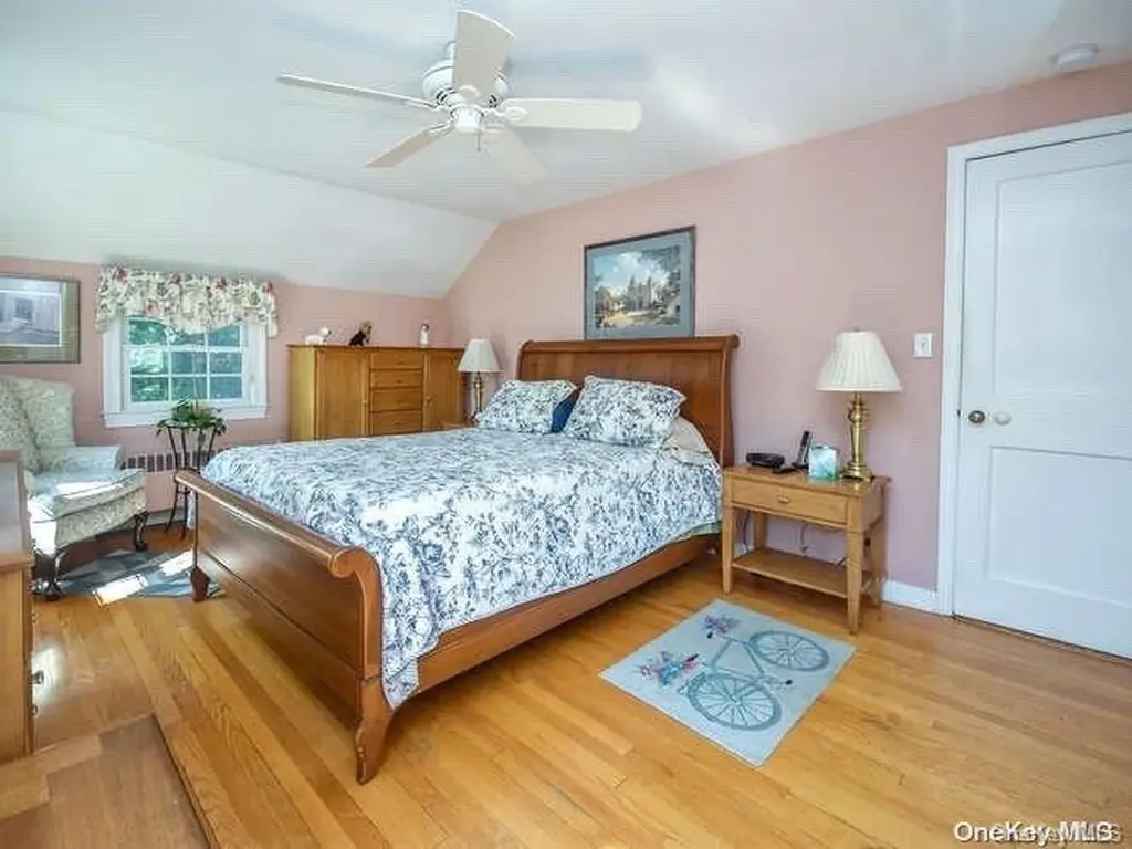 2 Mill Road Glen Head NY 11545