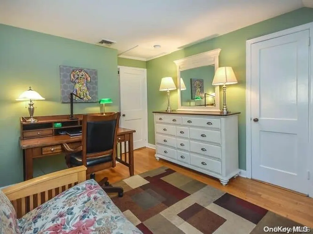 2 Mill Road Glen Head NY 11545
