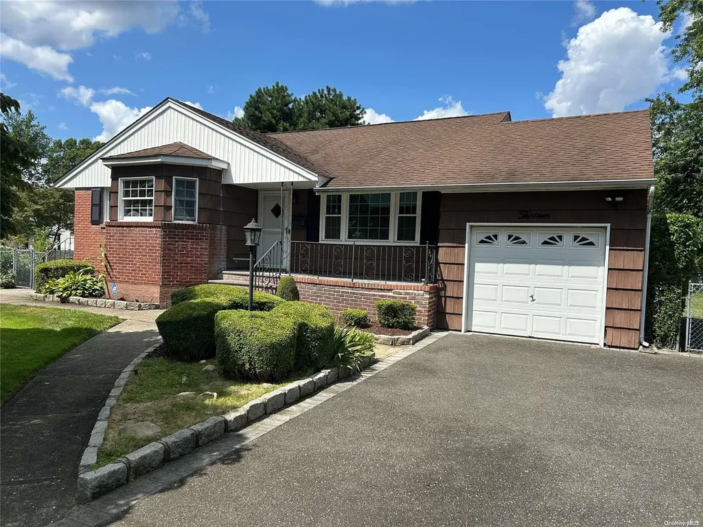 13 Oswego Drive Bay Shore NY 11706