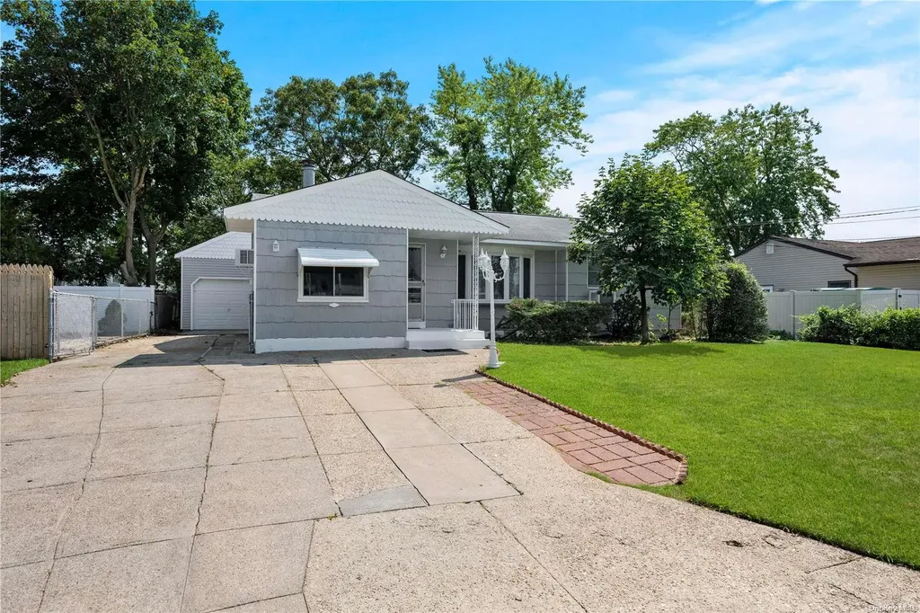 40 Jackson Avenue Centereach NY 11720