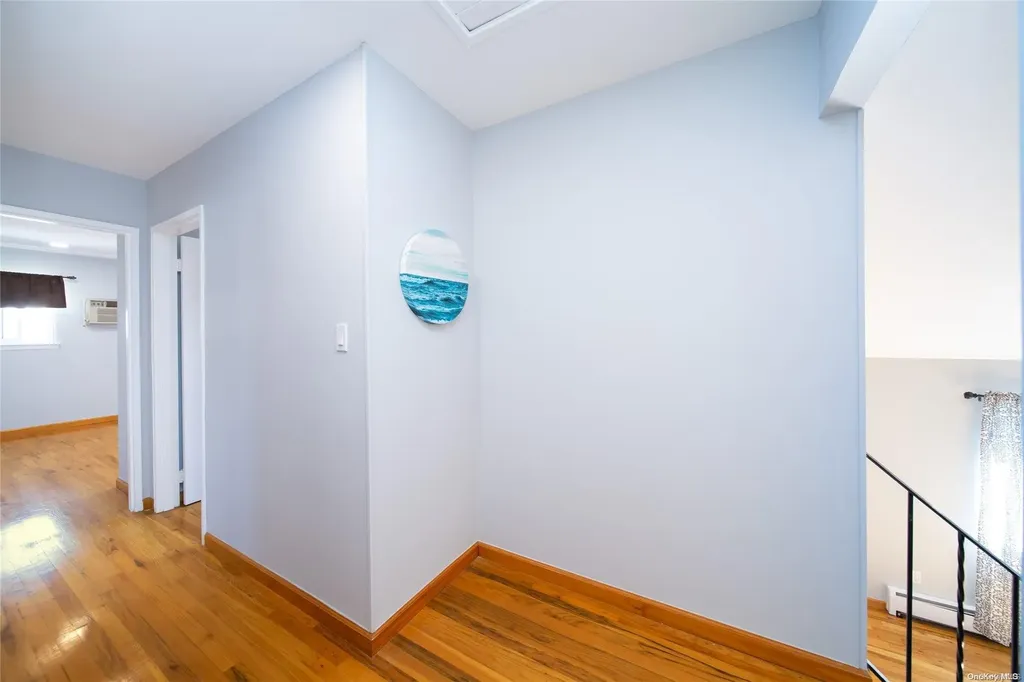 16 Hunt Place Bethpage NY 11714
