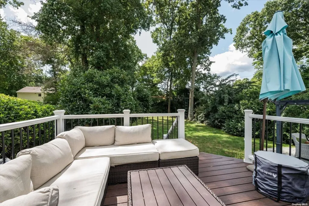 2044 Decker Avenue Merrick NY 11566