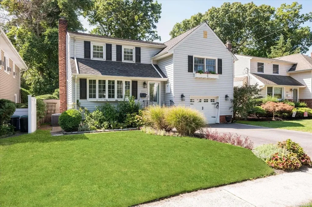 2044 Decker Avenue Merrick NY 11566