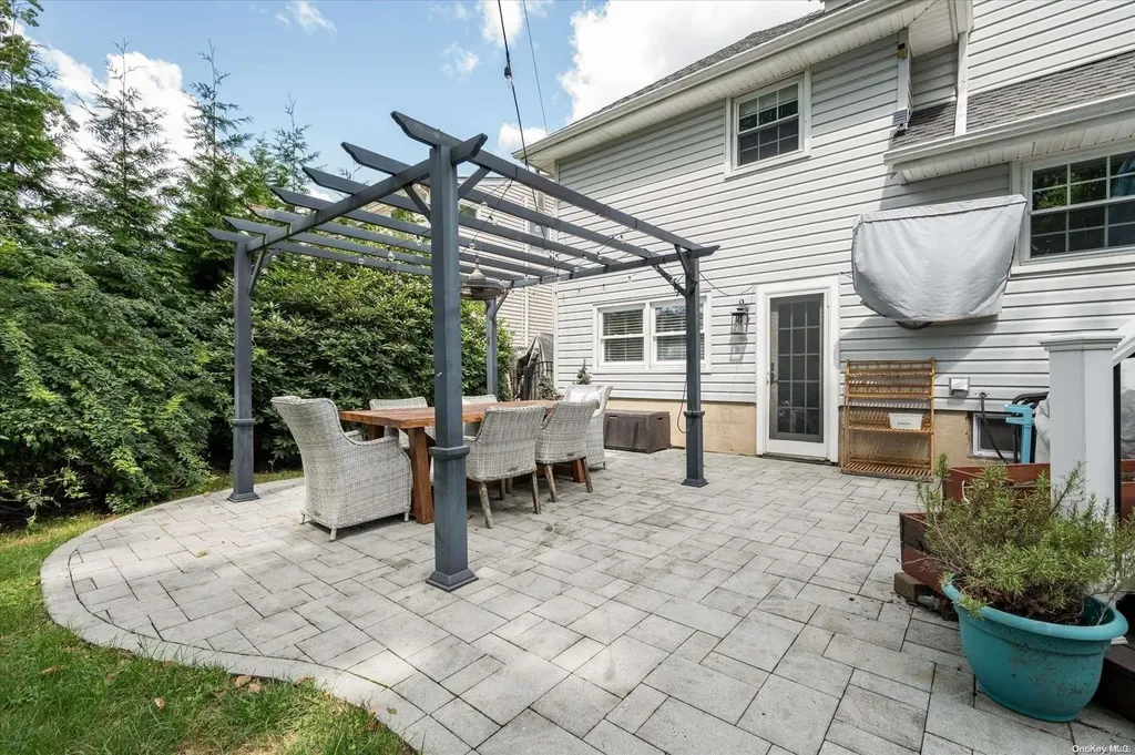 2044 Decker Avenue Merrick NY 11566