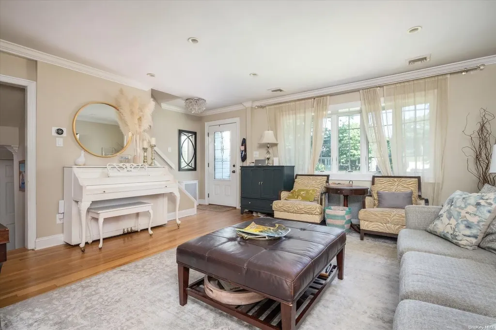 2044 Decker Avenue Merrick NY 11566