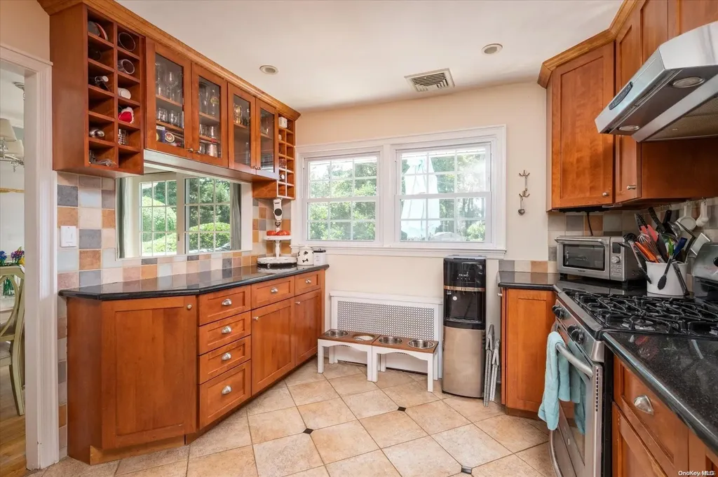 2044 Decker Avenue Merrick NY 11566
