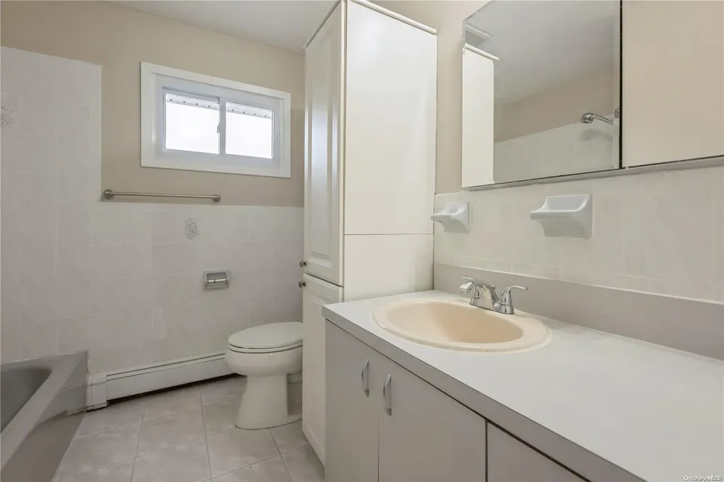 134 14th Avenue West Babylon NY 11704