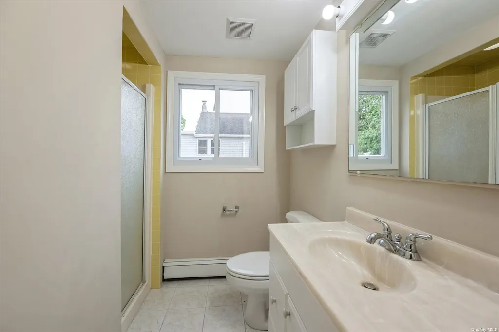 134 14th Avenue West Babylon NY 11704