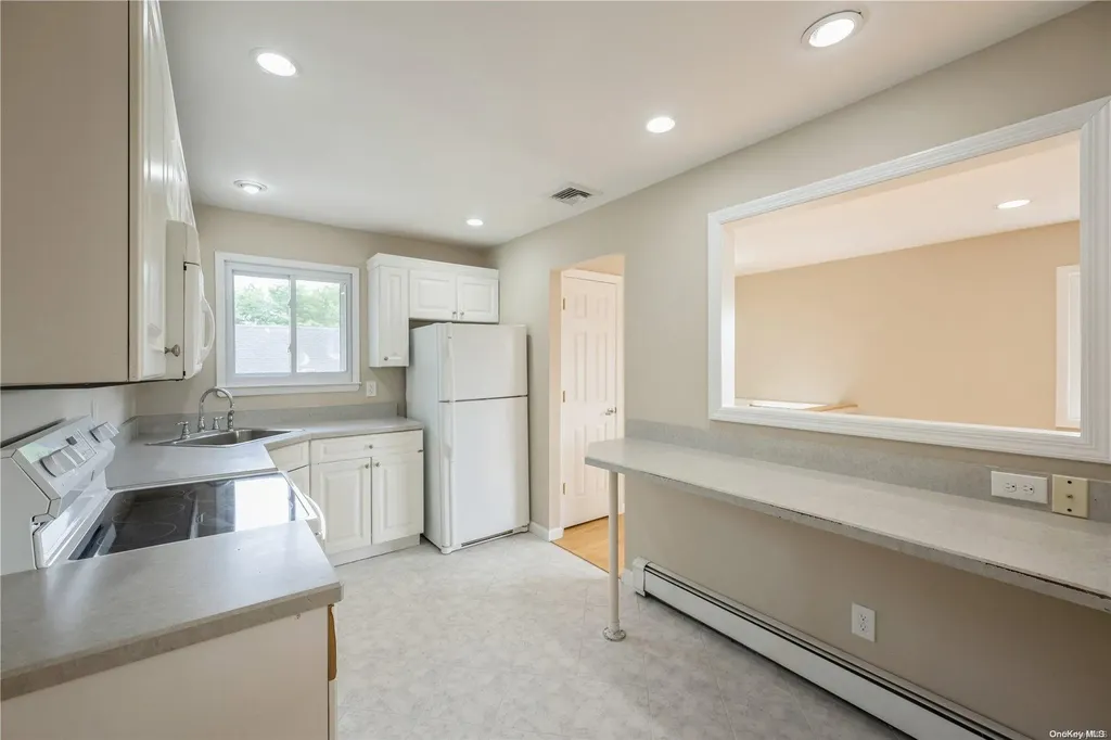 134 14th Avenue West Babylon NY 11704