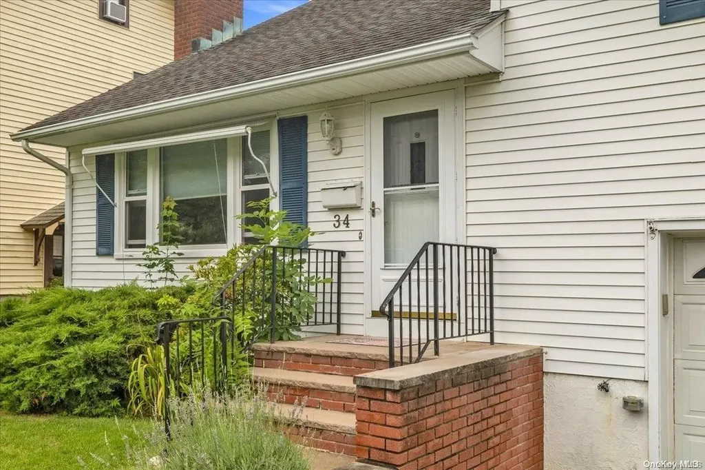 34 Parkwood Boulevard Poughkeepsie NY 12603