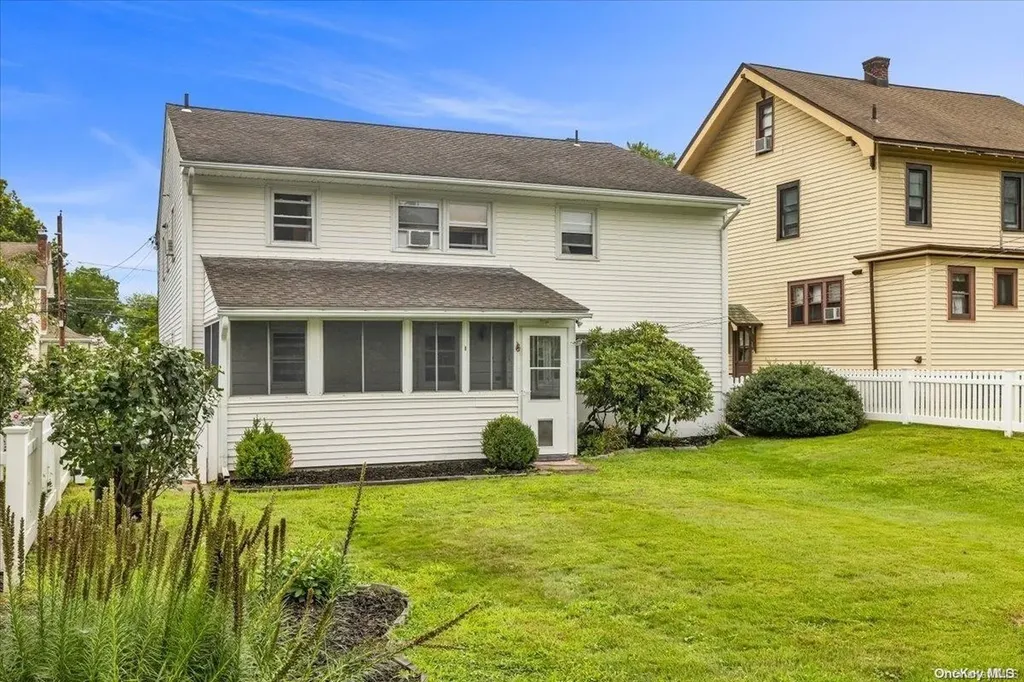 34 Parkwood Boulevard Poughkeepsie NY 12603