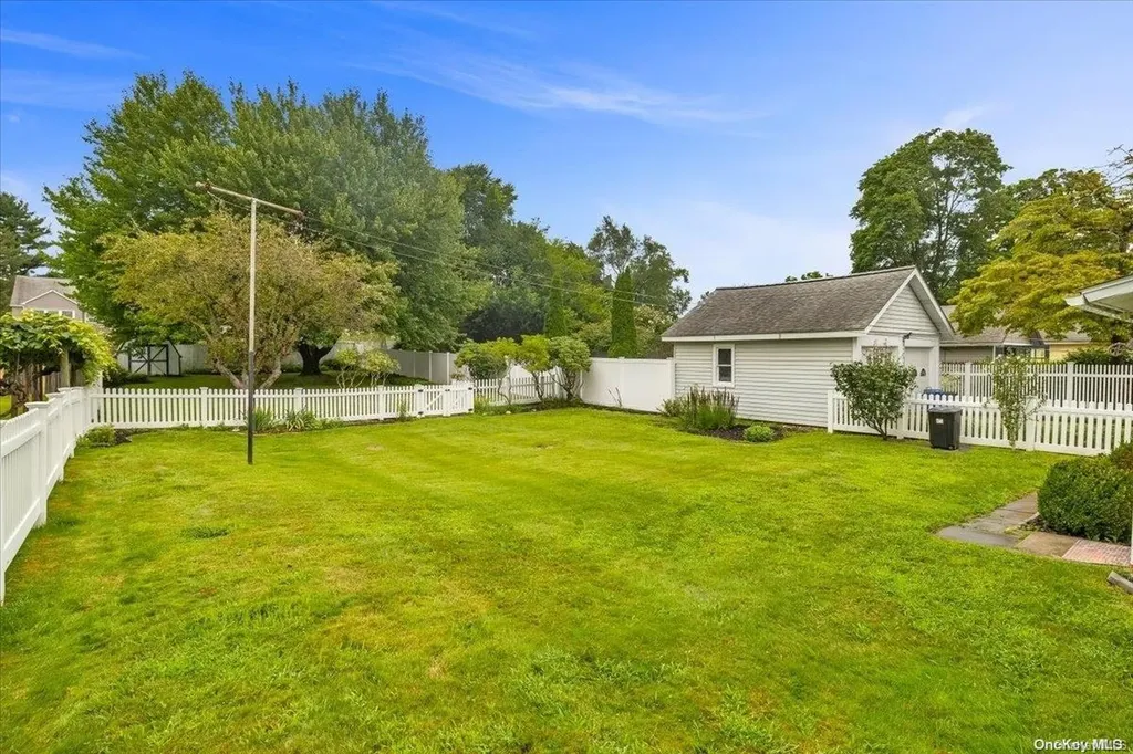 34 Parkwood Boulevard Poughkeepsie NY 12603