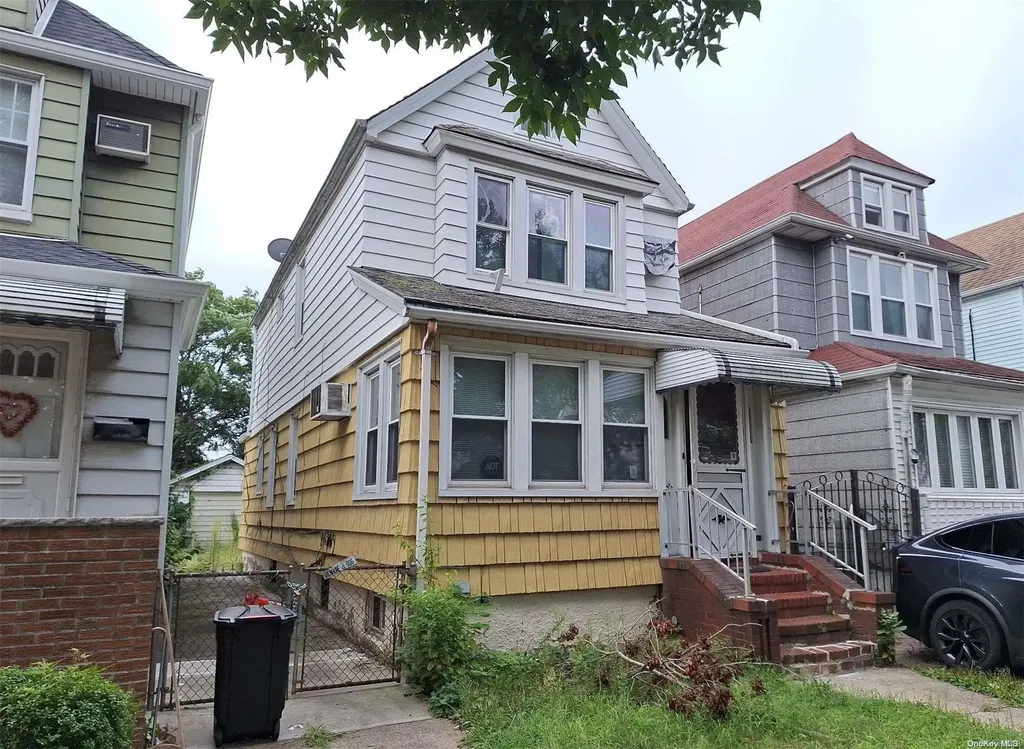 62-22 80th Road Glendale NY 11385