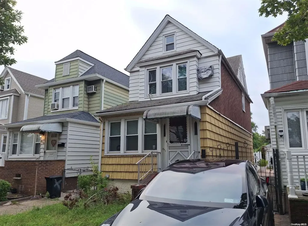 62-22 80th Road Glendale NY 11385