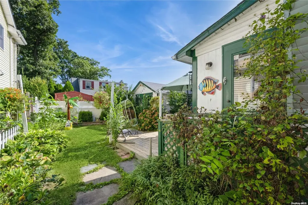 729 Harrison Drive Centerport NY 11721