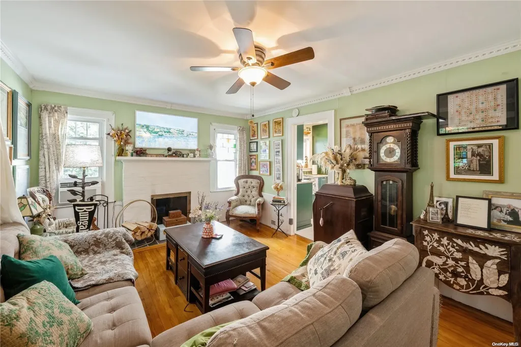 729 Harrison Drive Centerport NY 11721