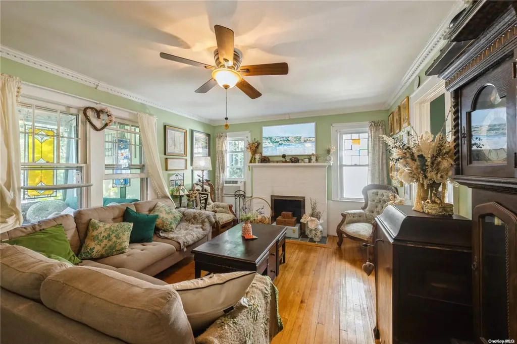 729 Harrison Drive Centerport NY 11721