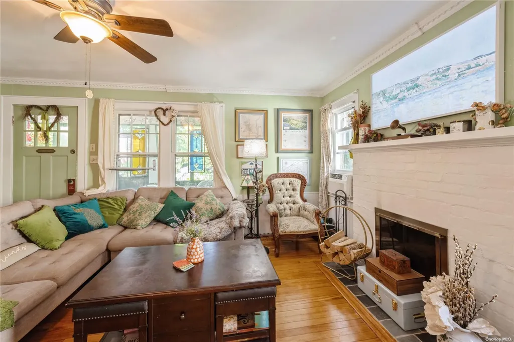 729 Harrison Drive Centerport NY 11721