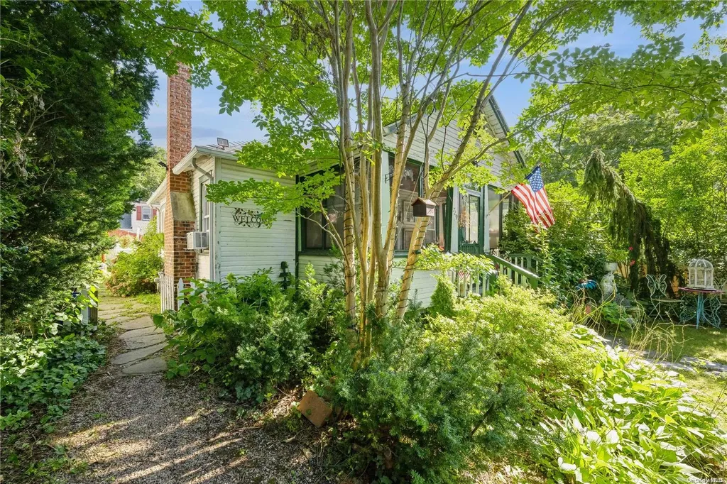729 Harrison Drive Centerport NY 11721