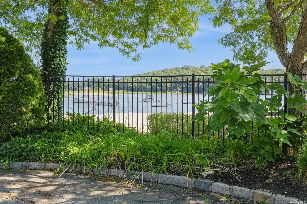729 Harrison Drive Centerport NY 11721