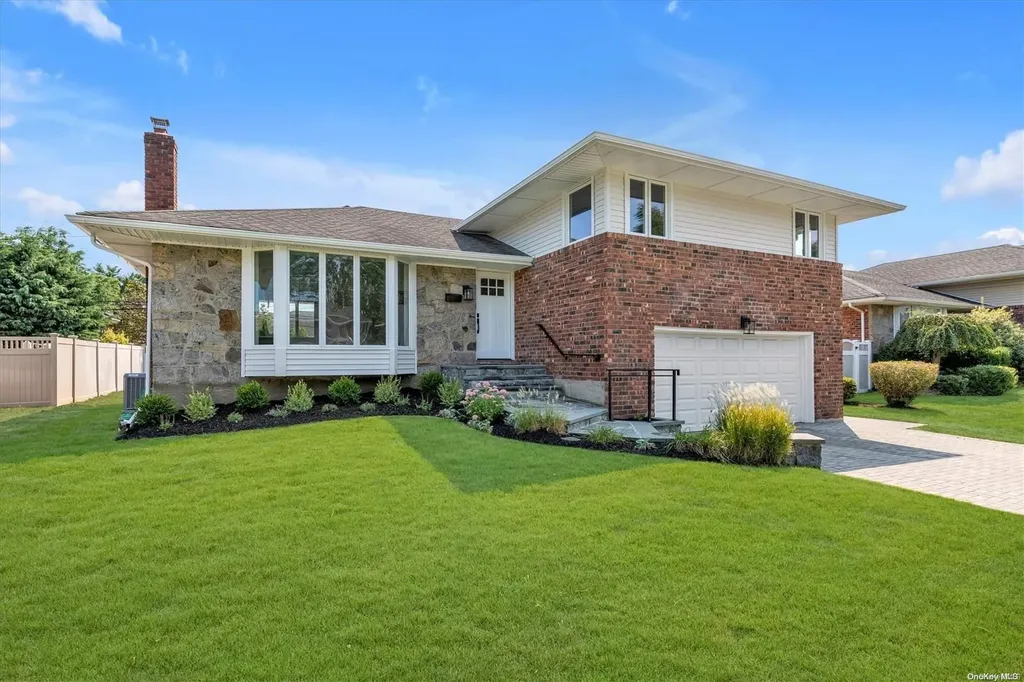 19 Deer Path Lane Syosset NY 11791
