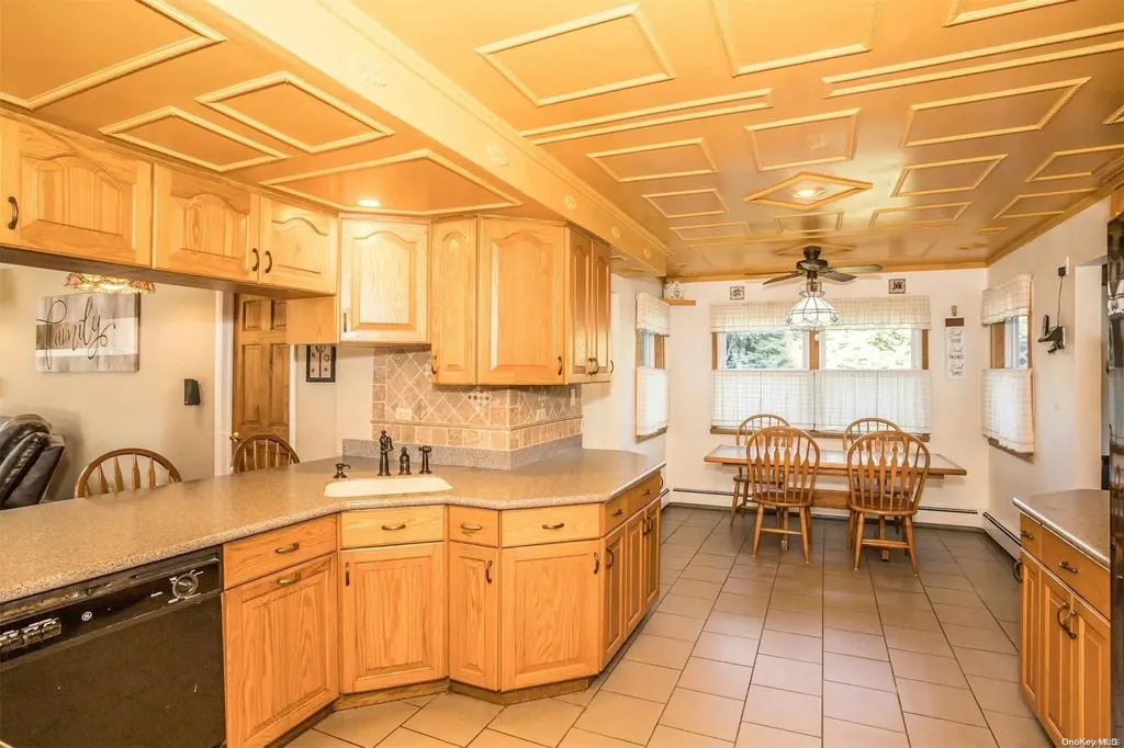 20 Griggs Drive Greenlawn NY 11740