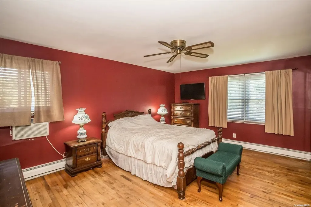 20 Griggs Drive Greenlawn NY 11740