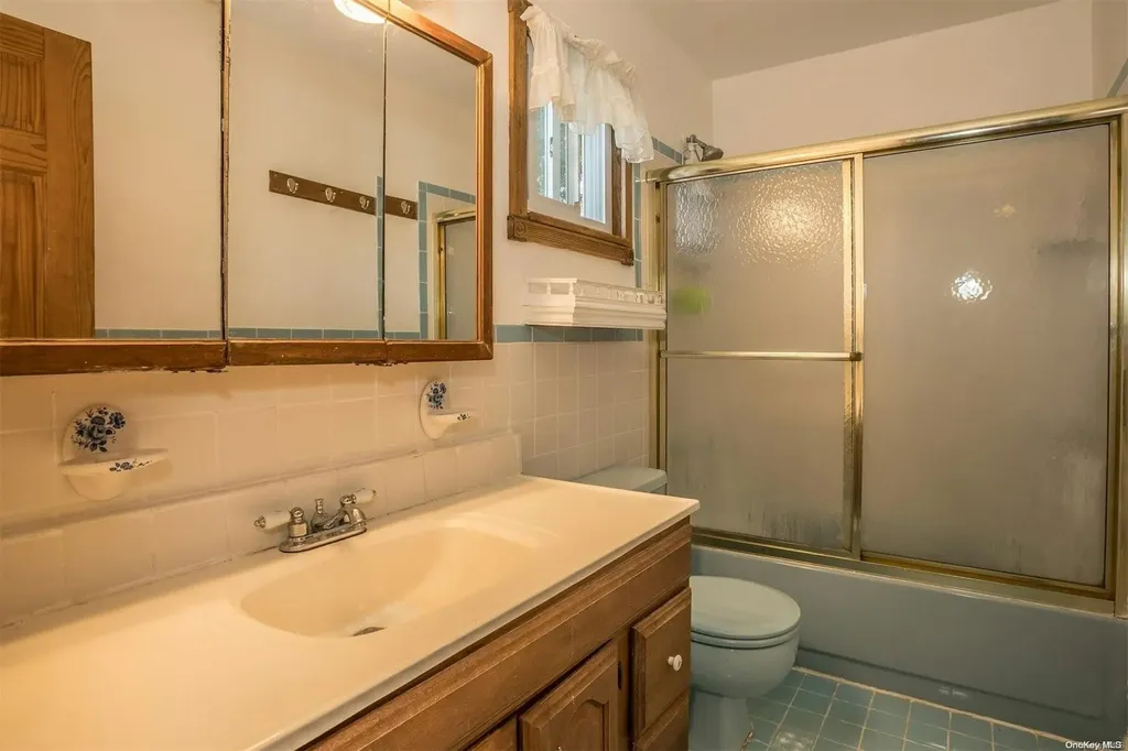 20 Griggs Drive Greenlawn NY 11740