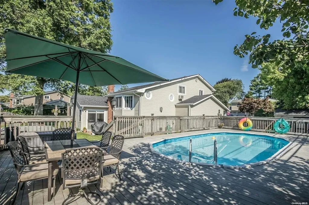 20 Griggs Drive Greenlawn NY 11740